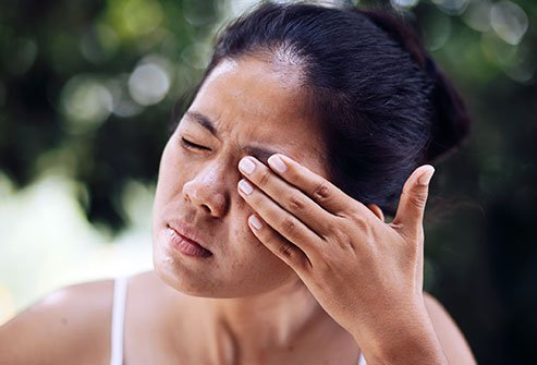 6 Ways to Treat Eye Pain Naturally, Easy to Practice