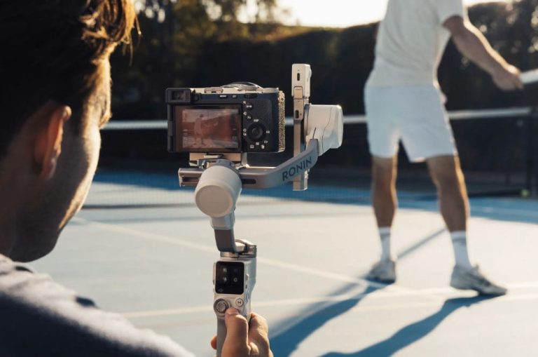 DJI RS 4 Mini Combo: Compact Gimbal with AI Tracking Priced at $430