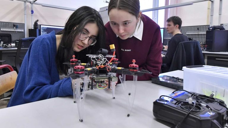 Russia Launches First Drone Operation Textbook for Schools, Targets 1 Million Operators by 2030
